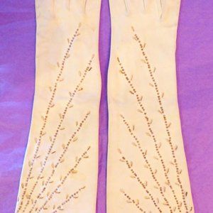 Beaded off-White Suede Vintage Leather gloves